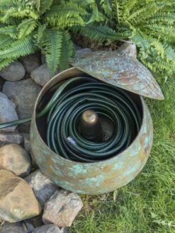 Acorn Hose Pot -Garden Care Store 3 4 crop 8613361 01V